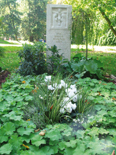 <p>Grabgestaltung Frühjahr</p> <p>Grabgestaltung Frühjahr</p>